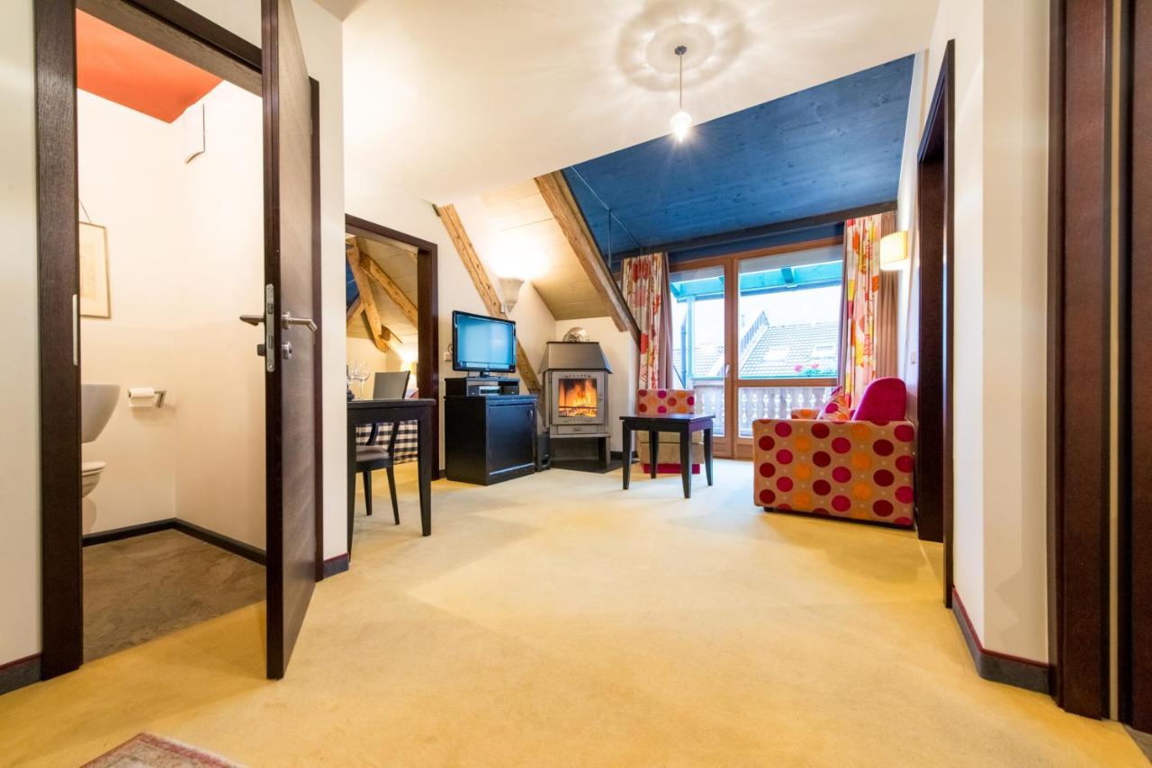 Adler Suite & Stube Villabassa Eksteriør billede