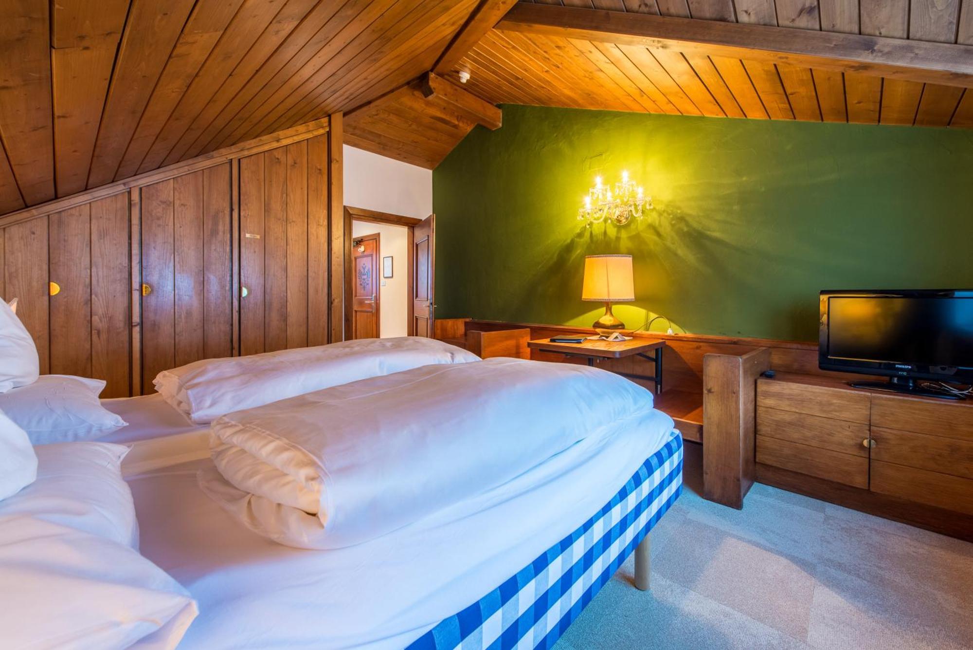 Adler Suite & Stube Villabassa Eksteriør billede